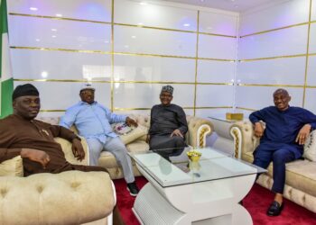 Works Minister Meets Gov. Kefas, Dangote, Elumelu On Road Infrastructure Dev’t