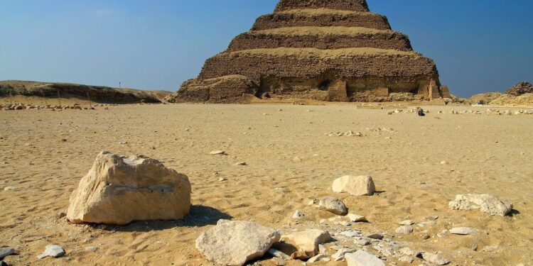 Egypt: Archaeologists Unearthed 4,500-Yr-Old Mummy Tombs, Masks