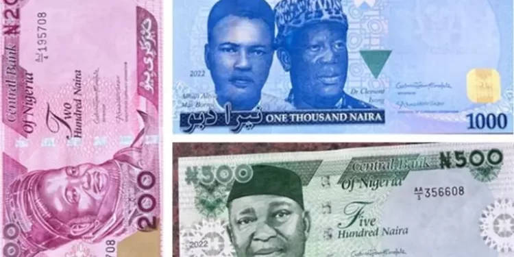 Naira Gains 2.6% Against Dollar in Official Market