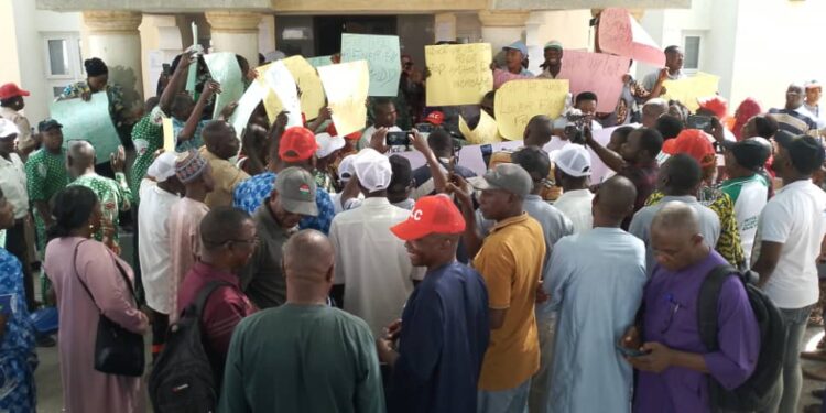 Hardship: Taraba Workers Join Colleagues In Protest 