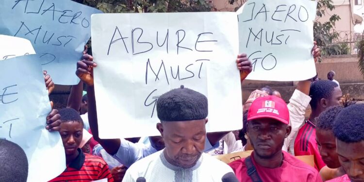 Group Protests At LP Secretariat, Calls For Abure’s Resignation As Chairman