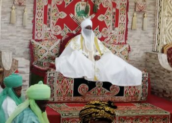 Despite Court Order, Sanusi Mounts Throne As Emir Of Kano