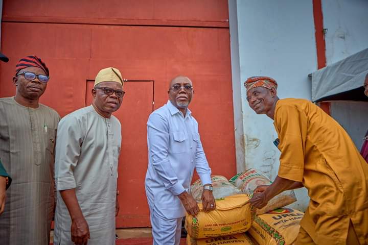 Ondo State Tackles Food Insecurity with Fertilizer Distribution