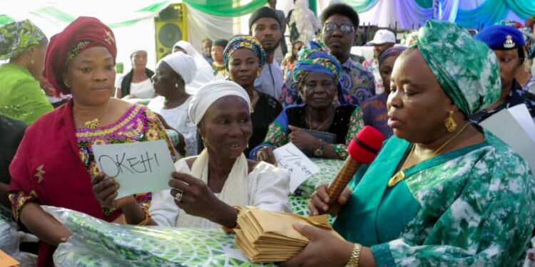 Kogi First Lady Distributes Food Stuff, Cash to Widows