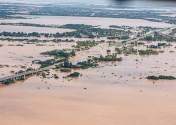FG Raises Flood Alarm, Urged Residents Around  River Niger, Benue to Relocate 