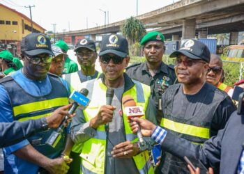Community Thanks FG As Minister Commissions FERMA Road Project In Lagos