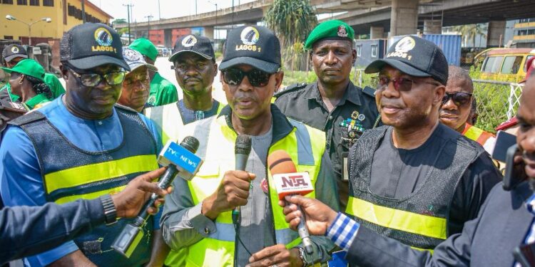 Community Thanks FG As Minister Commissions FERMA Road Project In Lagos