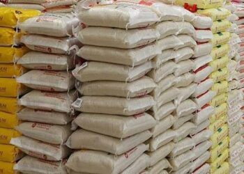 Christmas: Oshiomhole Distributes 11,000 Bags of Rice To Constituents