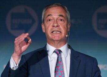 Farage Slams Conservatives in Fierce Political Attack