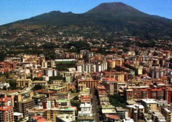 Fear Grips Naples as Residents Flee Homes After Earthquake