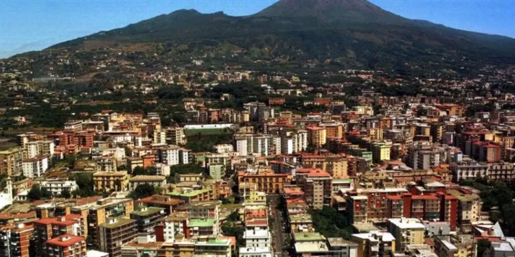 Fear Grips Naples as Residents Flee Homes After Earthquake