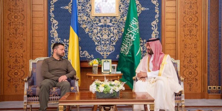Zelenskyy Heads to Saudi Arabia Before Crucial US Talks on Ukraine War