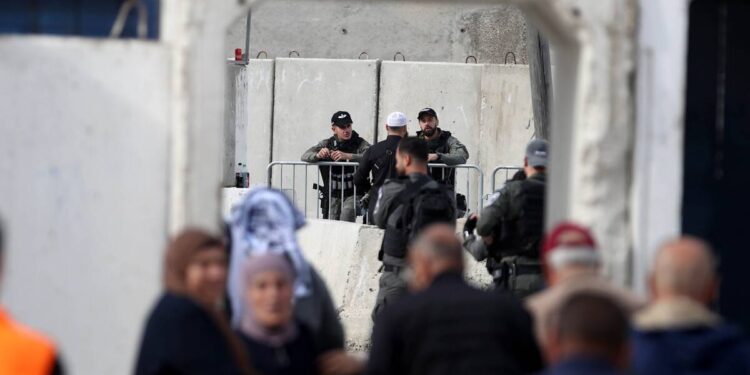 Palestinians Face Barriers to Al Aqsa on Final Friday of Ramadan