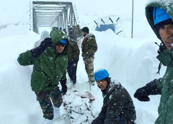 Himalayan Avalanche Traps Construction Workers in Uttarakhand