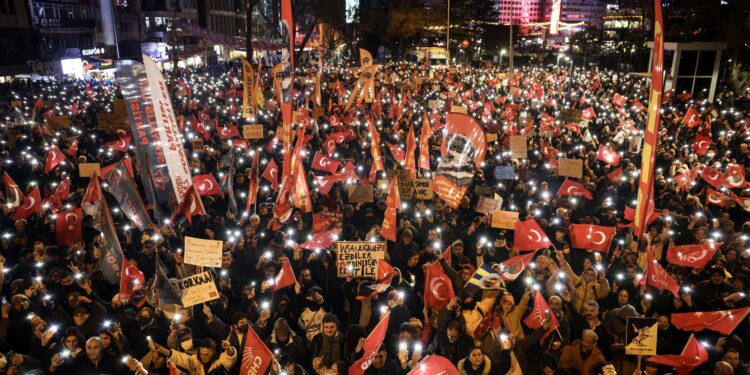 Travel Warnings Issued as Protests Spread in Turkey After Mayor’s Arrest