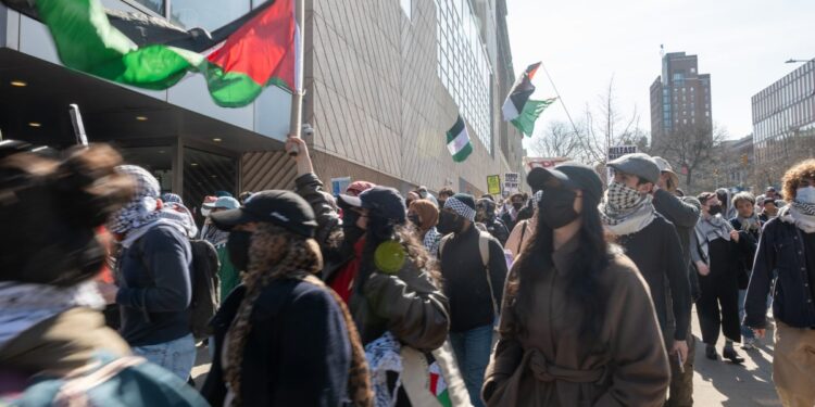 Columbia University Faces Pressure After Trump Cuts Federal Funding