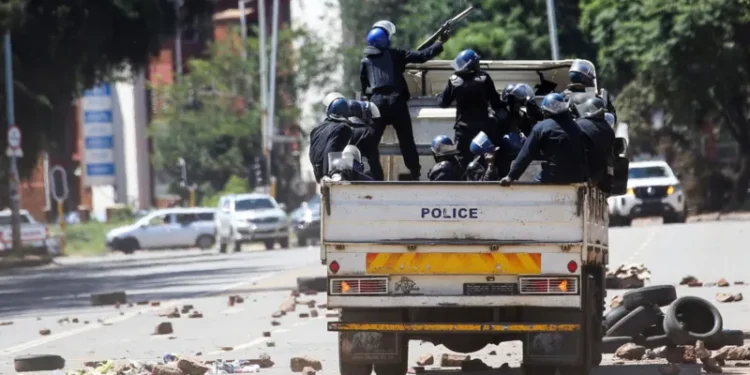 Zimbabwe Shuts Down as Citizens Avoid Streets Amid Protest Calls