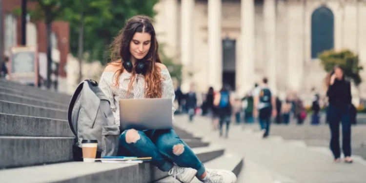 UK and EU Move Closer to Youth Visa Scheme After Brexit Talks Warm Up