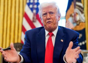 US Economy Slips as Firms Rush to Beat Tariffs in First Quarter