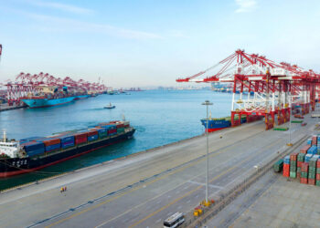 Trump Hints at Easing China Tariffs as Economic Pressure Mounts