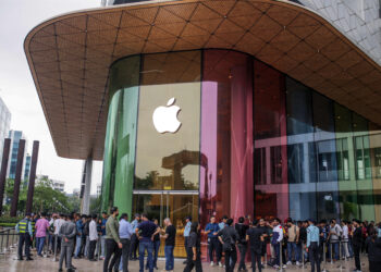 Apple flies record iPhone shipments from India to US before tariffs hit