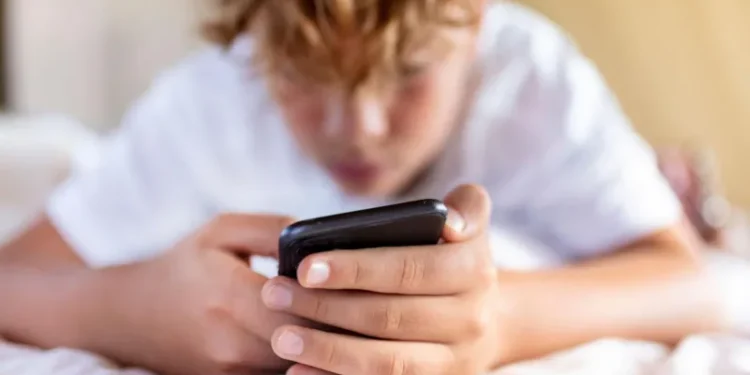 Meta brings new teen safety rules to Facebook and Messenger