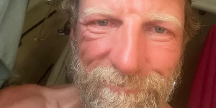 Russian NHS Doctor Rows Across Atlantic to Help Ukrainian Medics