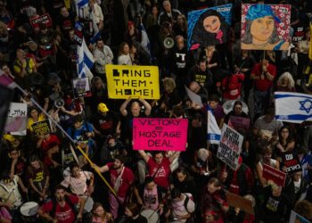 Israelis Demand Hostage Deal as Petition Signatures Soar Past 140,000