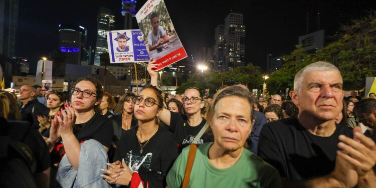 Father of Israeli Captive Criticizes Netanyahu Over Hostage Crisis