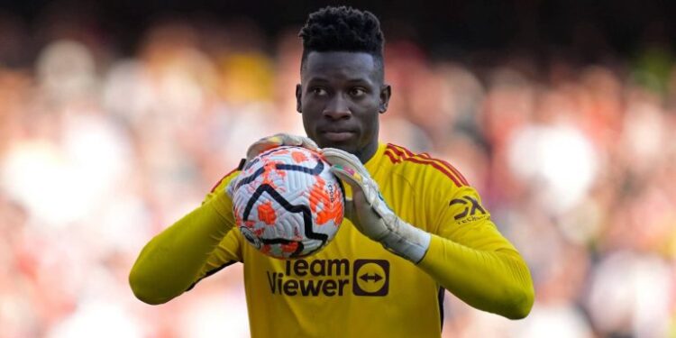 Zirkzee hits back at critics of Man Utd keeper Onana
