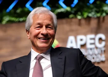 JPMorgan CEO Says Future Generation of Workers would work Fewer Hours