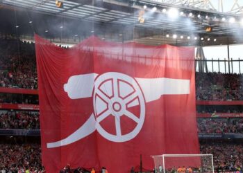 Arsenal Fans and Tifo Slammed After PSG Defeat in Champions League