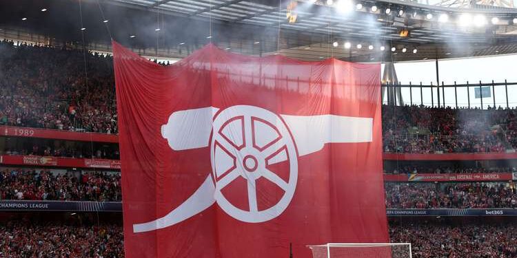 Arsenal Fans and Tifo Slammed After PSG Defeat in Champions League
