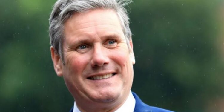 UK PM Calls for People Smuggling Gangs to Be Treated Like Terrorists