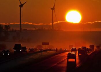 UK scientists plan to block sunlight to cool Earth