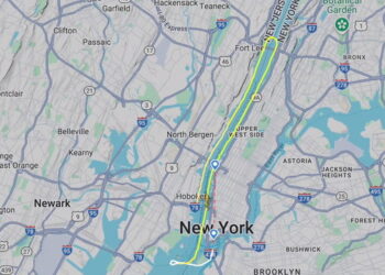 Helicopter Crashes Into Hudson River After Midair Explosion Kills Six