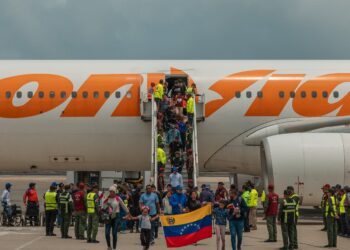 Judge Blocks Use of Old Wartime Law to Deport Venezuelans in Texas