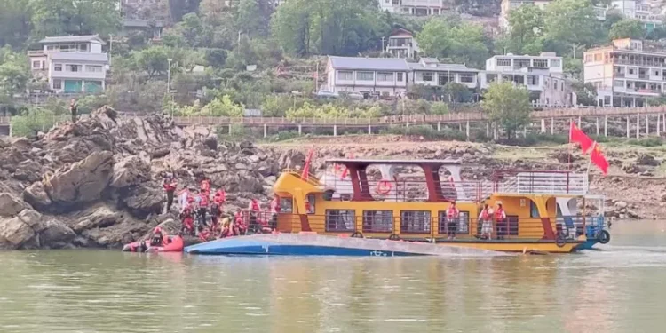 Nine Dead After Tourist Boats Overturn in China Holiday Tragedy