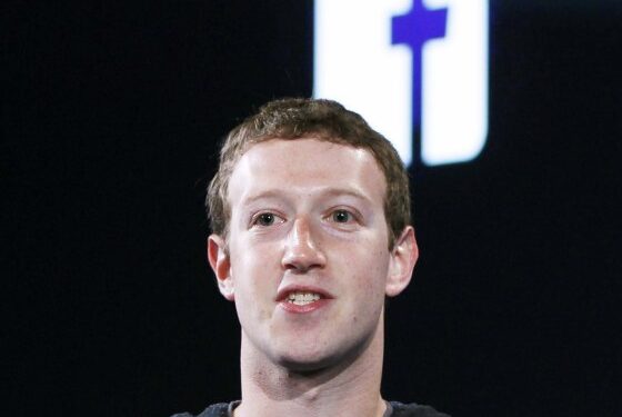 Zuckerberg Buys Neighbor Homes for Privacy in Palo Alto