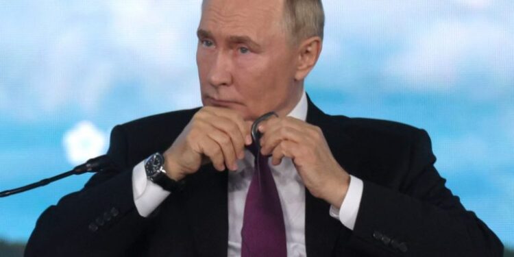 Putin Faces Criticism for Sending Low Level Team to Ukraine Peace Talks