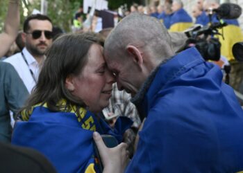 Kyiv Hit by Airstrikes as Russia and Ukraine Begin Prisoner Exchange