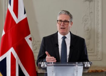 UK Migrants Face Stricter Rules Under New Labour Plan