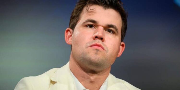 Magnus Carlsen Draws Record-Breaking Chess Match Against 143,000 Players