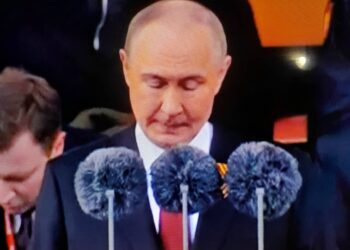 Putin Honors WWII Veterans, Warns Against Distorting History