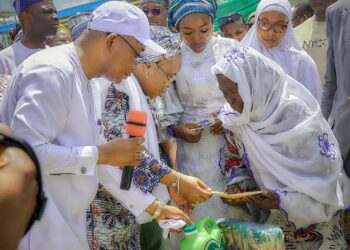 Governor Ododo Distributes Palliatives to 1,500 Widows Across Kogi State