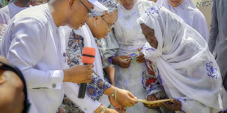 Governor Ododo Distributes Palliatives to 1,500 Widows Across Kogi State