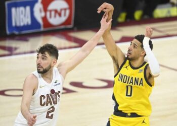 Warriors Win Without Steph Curry Pacers Stun Cavs Again at the Buzzer