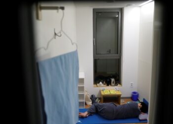 South Koreans Pay to Live Like Prisoners for Peace of Mind