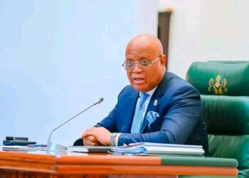 Akwa Ibom Governor Umo Eno Set to Defect from PDP to APC