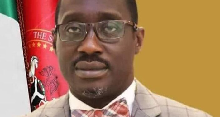 Senator Jarigbe Lights Up Obudu Communities with Solar Streetlights